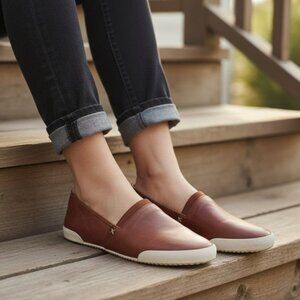 Frye 6 Melanie Women Slip on Shoes Cognac Antique Soft Vintage Leather Loafers